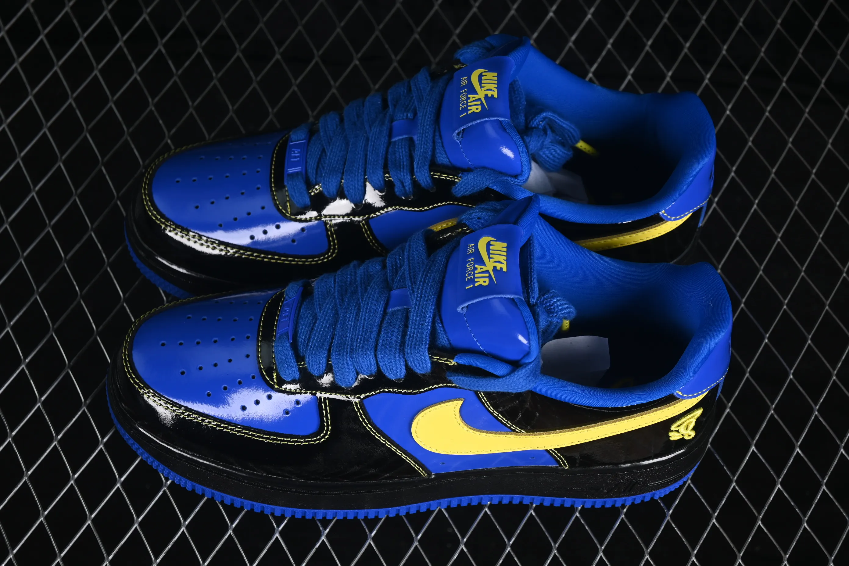 All categories Nk Air Force 1 Air Force series Nk Air Force 1 Low Air Force low-top C version Central Cee x Nike Air Force 1 Low "Racer Blue" black, yellow and blue patent leather Air Force 1 low-top casual sneakers IQ1402-010
